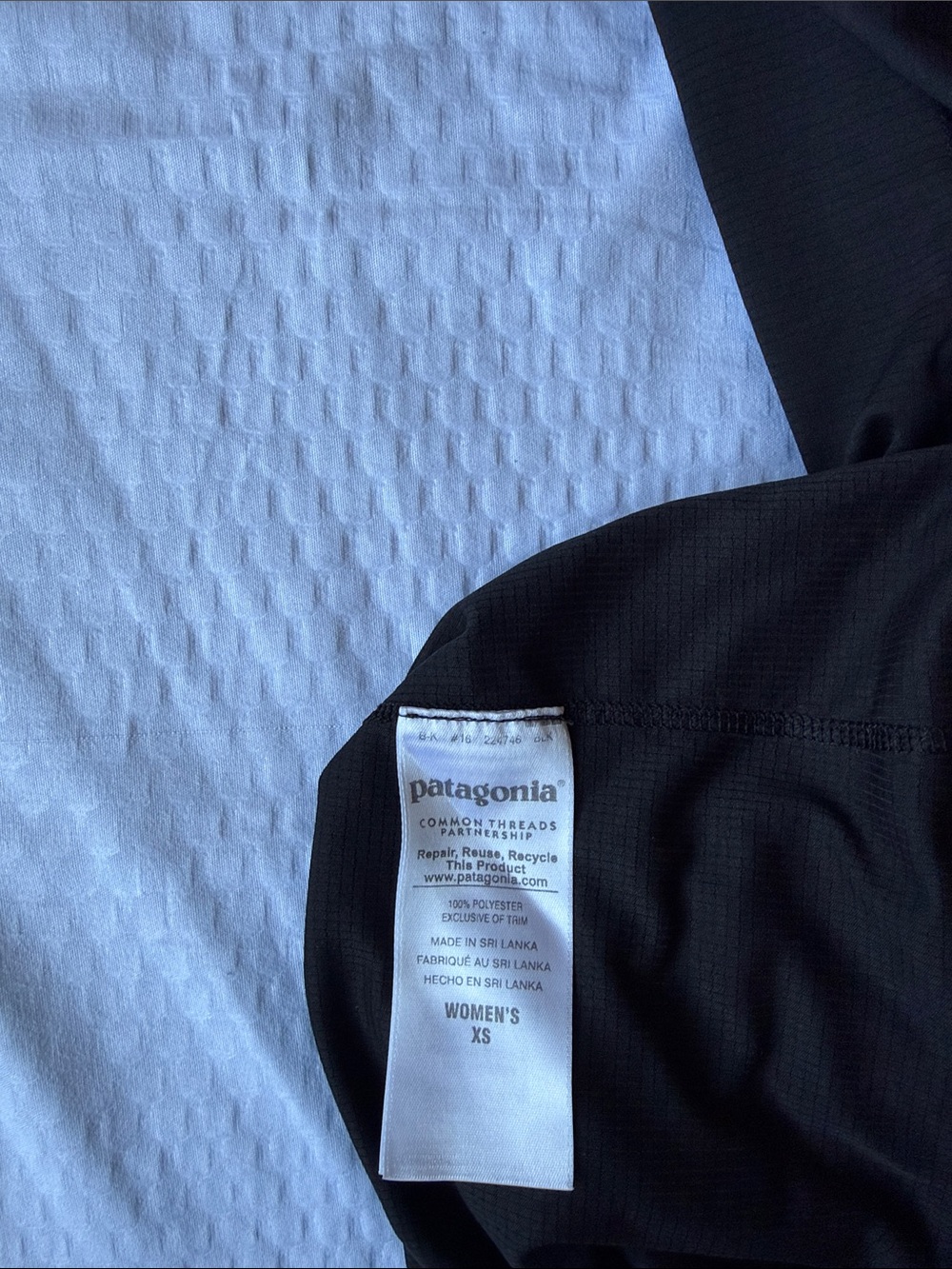 Patagonia Black Lightweight Capilene Baselayer Top - Picture 8 of 8